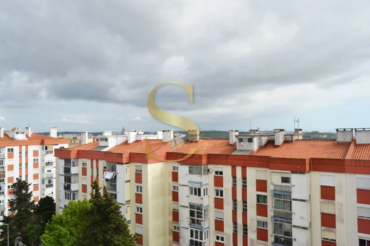 Apartamento T1 para Venda em Agualva e Mira-Sintra Foto 15