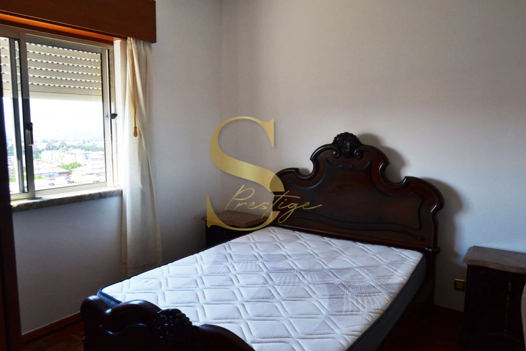 Apartamento T1 para Venda em Agualva e Mira-Sintra Foto 22