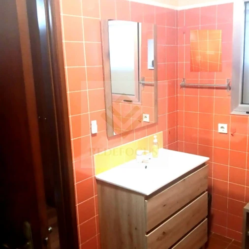 Apartamento T2 para Venda em Santa Maria de Lamas Foto 12