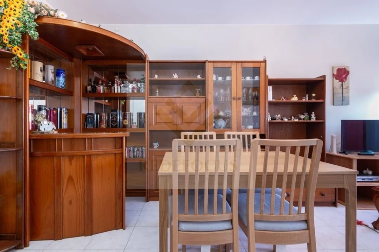Apartamento T2 para Venda em Santa Maria de Lamas Foto 4