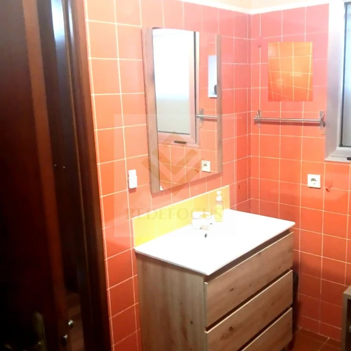 Apartamento T2 para Venda em Santa Maria de Lamas Foto 12