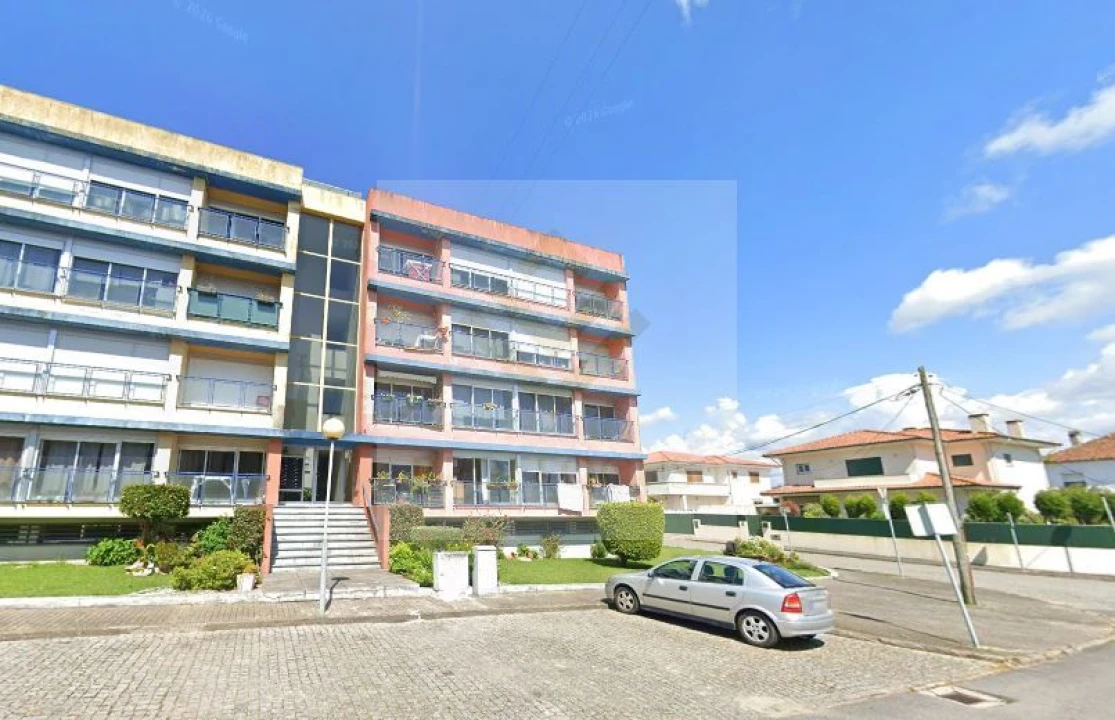 Apartamento T2 para Venda em Santa Maria de Lamas Foto 15