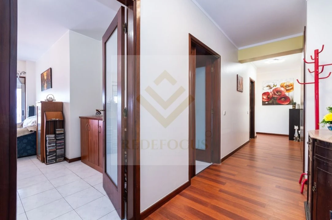 Apartamento T2 para Venda em Santa Maria de Lamas Foto 6