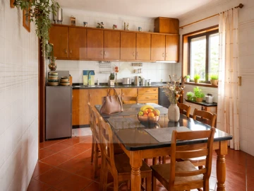 Moradia T3 para Venda em Sobrado e Bairros