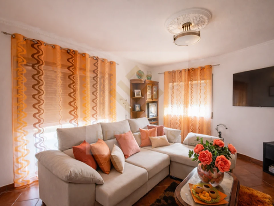 Moradia T3 para Venda em Sobrado e Bairros Foto 2