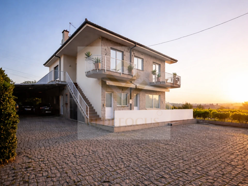 Moradia T3 para Venda em Sobrado e Bairros Foto 1