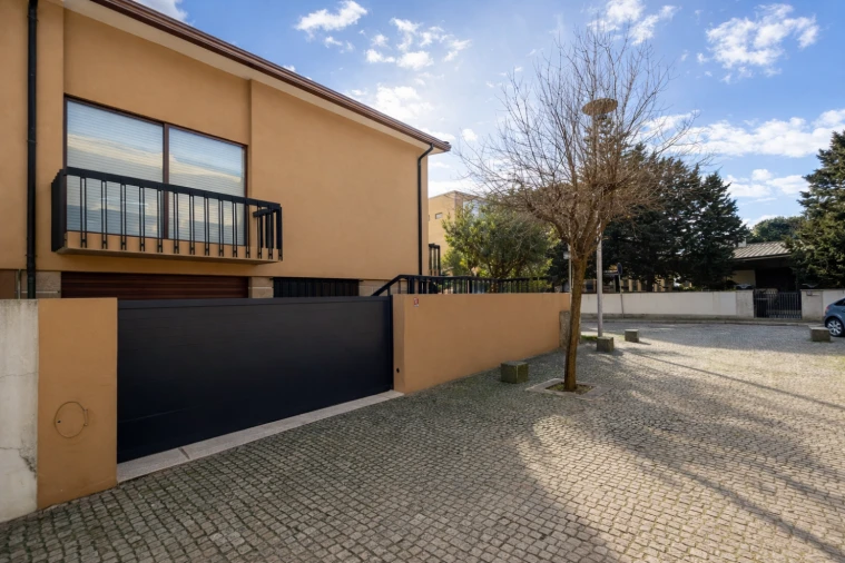 Moradia T3 para Venda em Cidade da Maia Foto 2