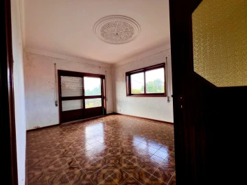 Moradia T3 para Venda em Santa Maria de Lamas