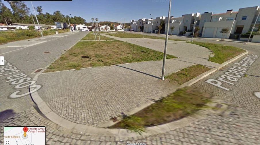 Terreno para Venda em Castêlo da Maia Foto 2
