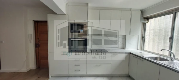 Loja para Arrendamento em Venteira