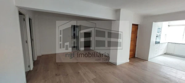 Loja para Arrendamento em Venteira