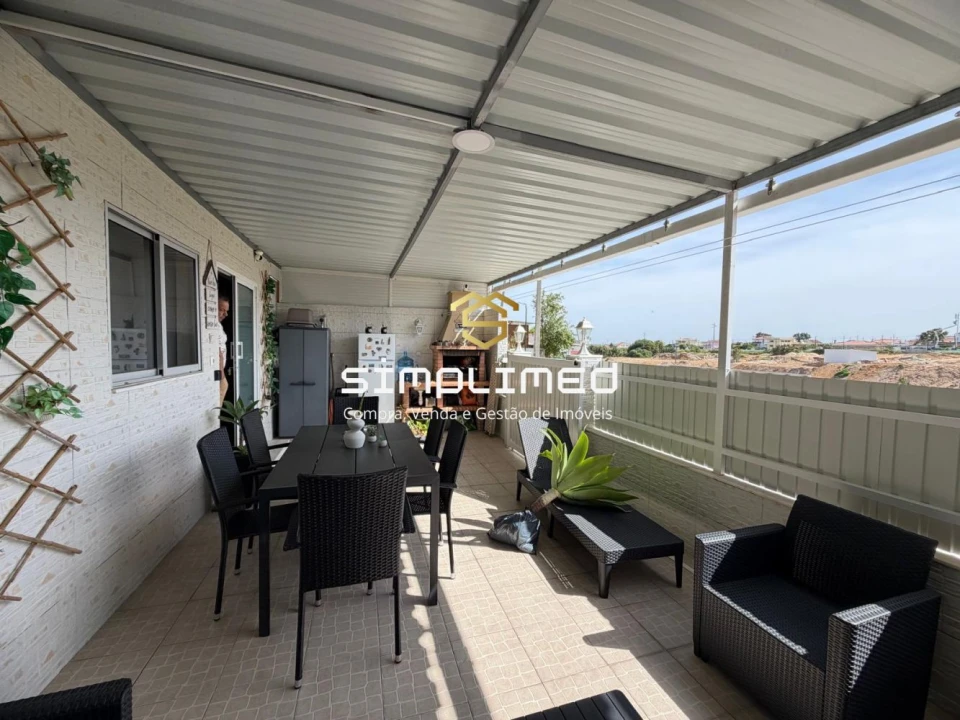 Moradia T2 para Venda em Amora Foto 3