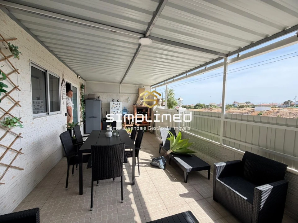 Moradia T2 para Venda em Amora Foto 1