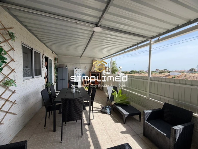 Moradia T2 para Venda em Amora Foto 3