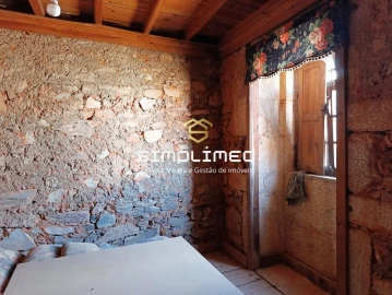 Moradia T4 para Venda em Três Povos