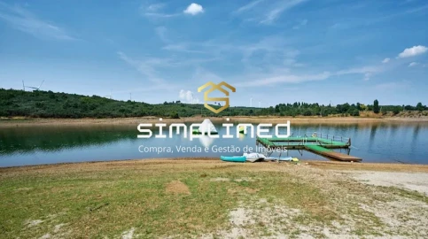 Moradia T4 para Venda em Três Povos