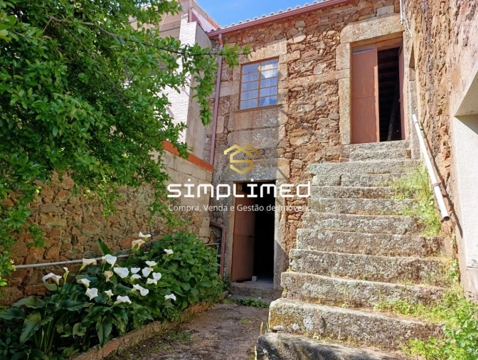 Moradia T4 para Venda em Três Povos Foto 4