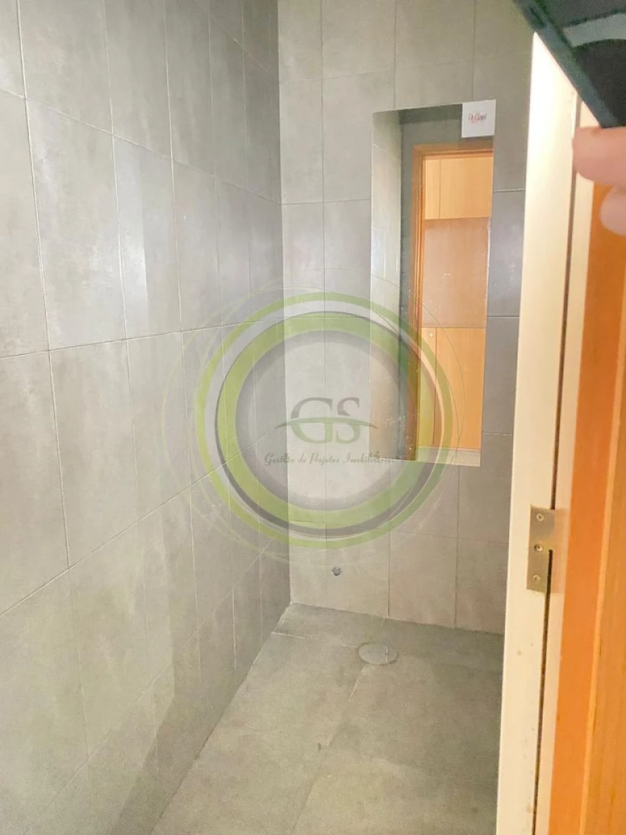 Loja para Venda em Aver-O-Mar, Amorim e Terroso Foto 11