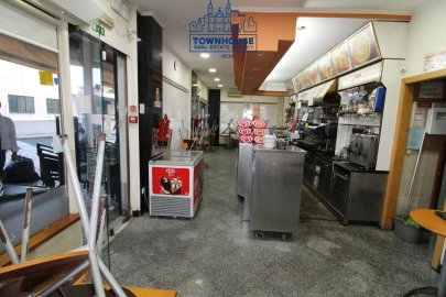 Loja para Venda em Pontinha e Famões