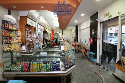 Loja para Venda em Pontinha e Famões