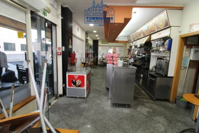 Loja para Venda em Pontinha e Famões