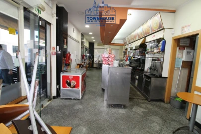 Loja para Venda em Pontinha e Famões