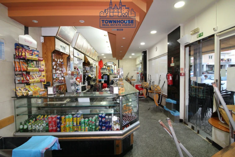 Loja para Venda em Pontinha e Famões Foto 14