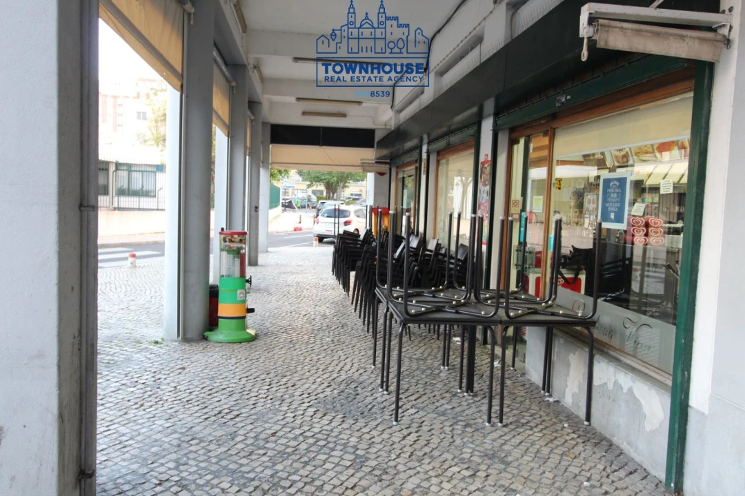 Loja para Venda em Pontinha e Famões Foto 5