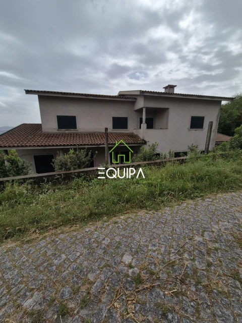 Moradia T3 para Venda em Torrados e Sousa