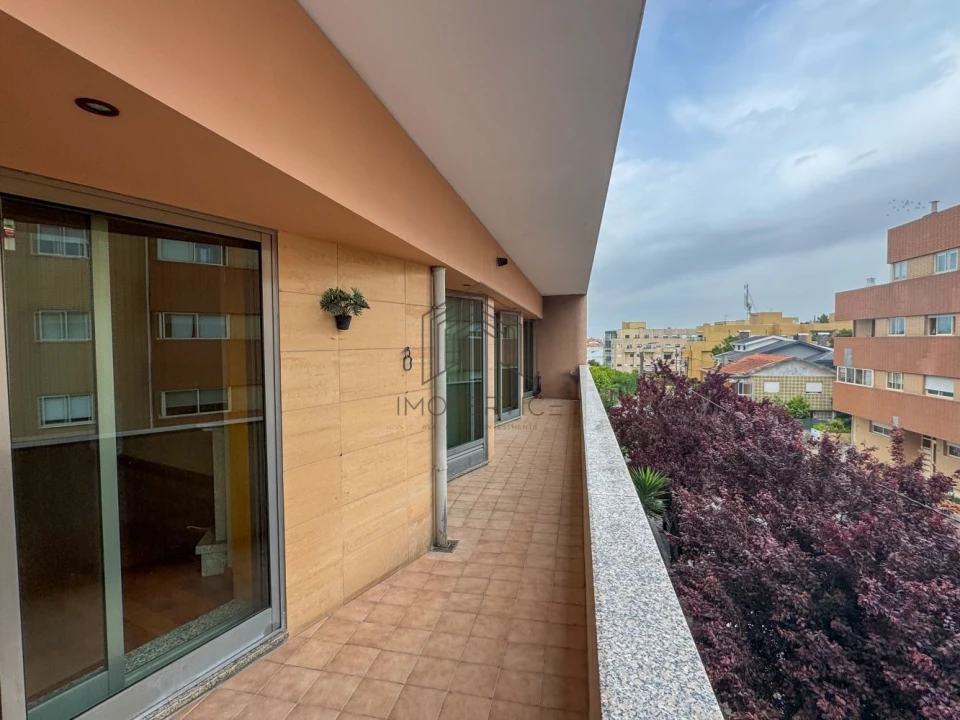 Apartamento T2 para Venda em Canidelo Foto 2