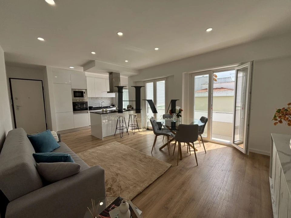 Apartamento T3 para Venda em Benfica Foto 1