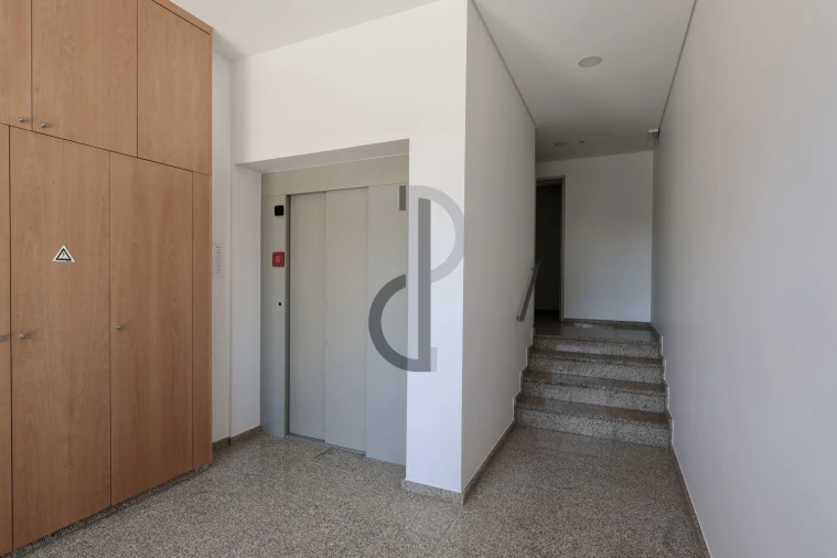 Apartamento T2 para Venda em Pedroso e Seixezelo Foto 3