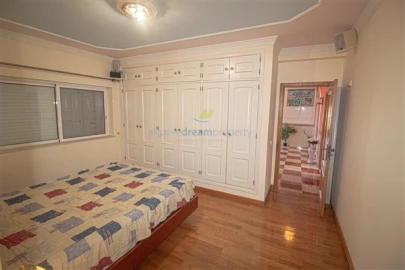 Moradia T4 para Venda em Santa Barbara de Nexe