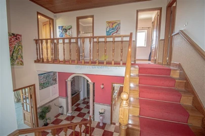 Moradia T4 para Venda em Santa Barbara de Nexe