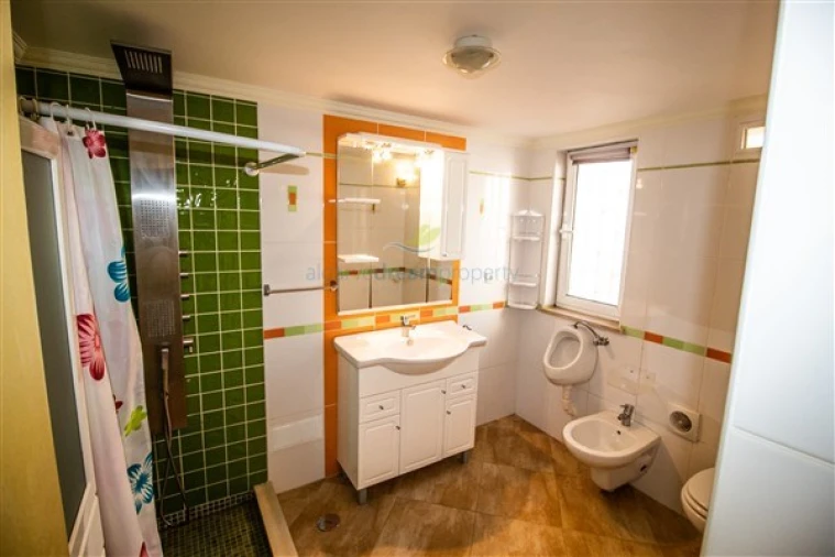 Moradia T4 para Venda em Santa Barbara de Nexe Foto 24