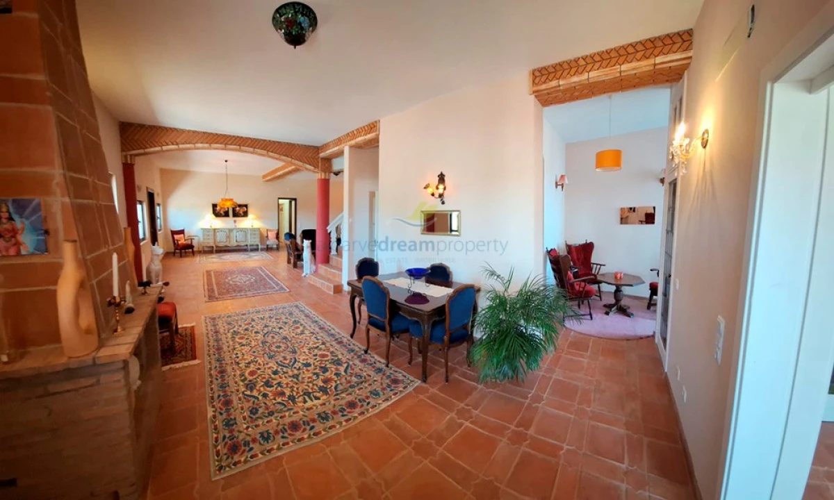 Moradia T4 para Venda em Loule (São Sebastião) Foto 8