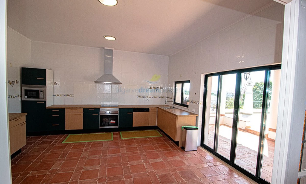 Moradia T4 para Venda em Loule (São Sebastião) Foto 11