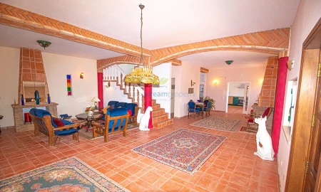 Moradia T4 para Venda em Loule (São Sebastião)