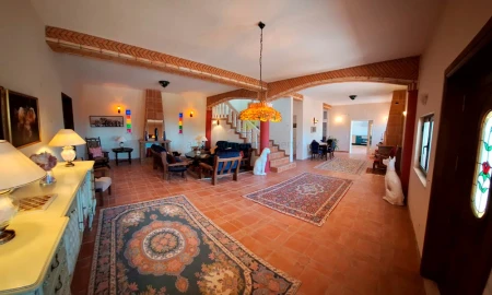 Moradia T4 para Venda em Loule (São Sebastião)