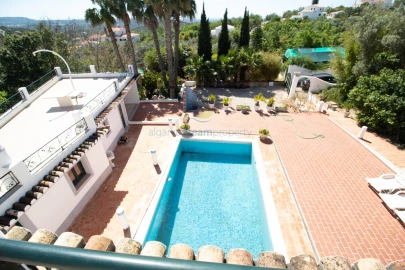 Moradia T4 para Venda em Loule (São Sebastião)