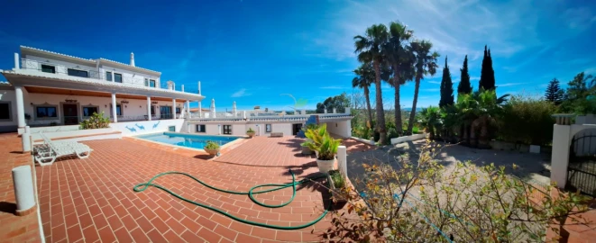 Moradia T4 para Venda em Loule (São Sebastião)