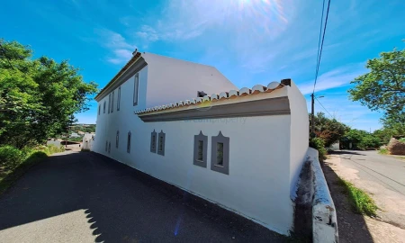 Moradia T4 para Venda em Loule (São Sebastião)