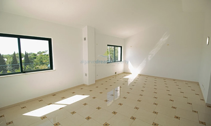 Moradia T4 para Venda em Loule (São Sebastião) Foto 20