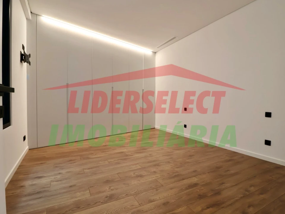 Apartamento T3 para Venda em Lourinhã e Atalaia Foto 27