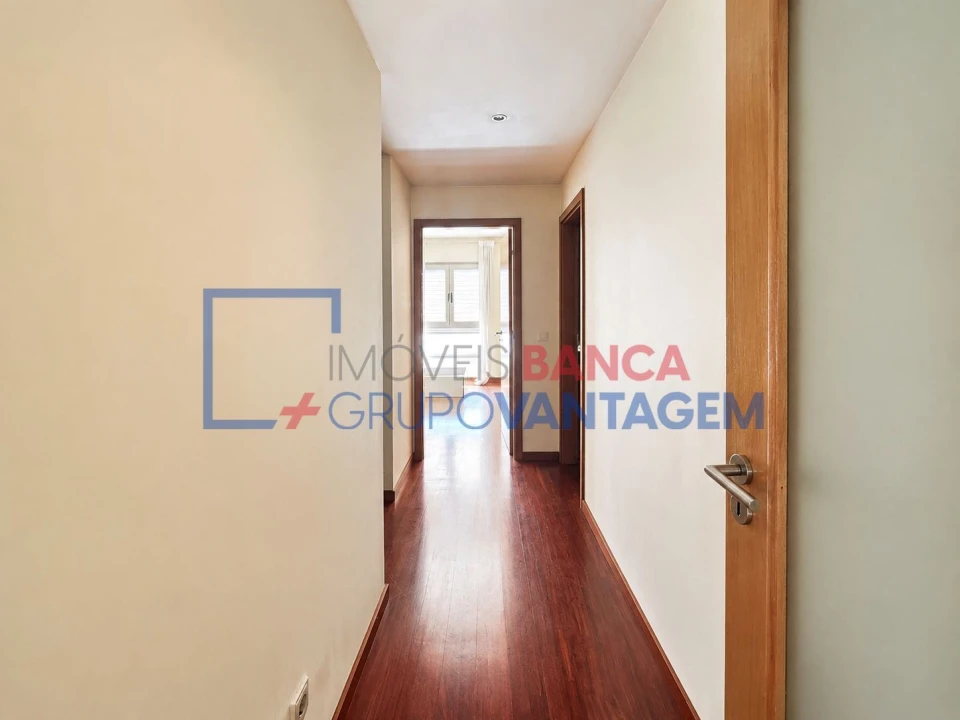 Apartamento T3 para Venda em Ramalde Foto 6