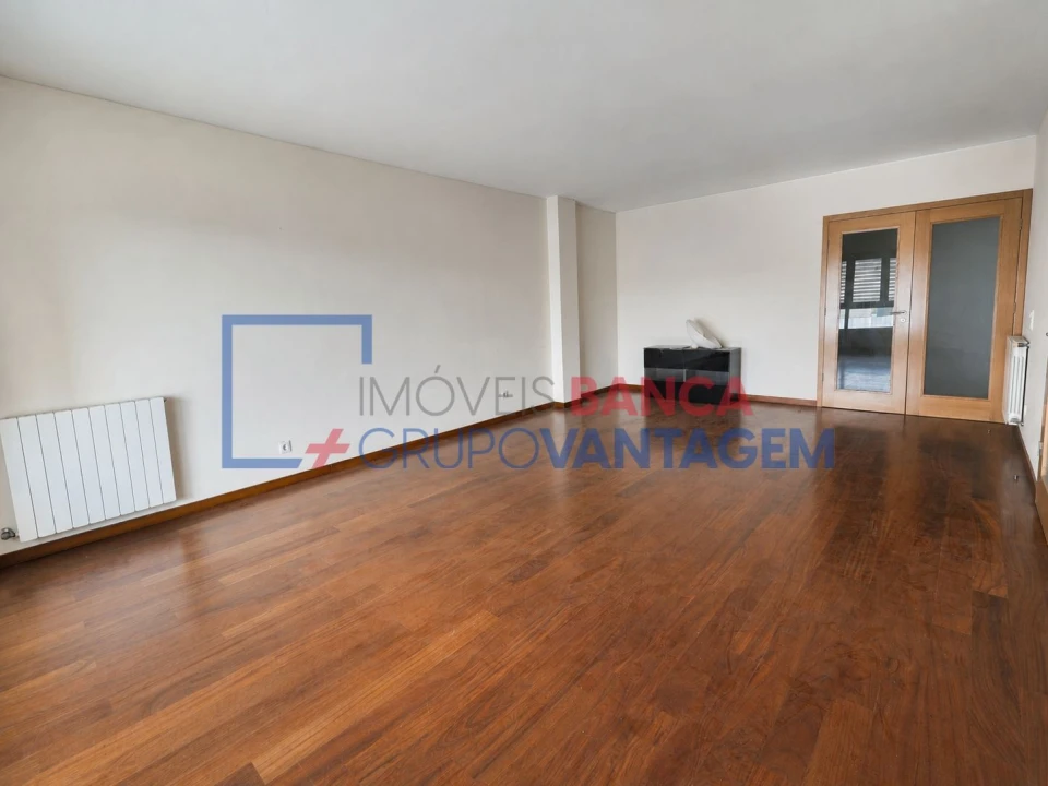 Apartamento T3 para Venda em Ramalde Foto 9