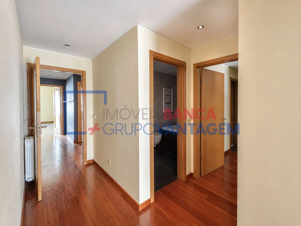 Apartamento T3 para Venda em Ramalde Foto 12