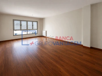 Apartamento T3 para Venda em Ramalde