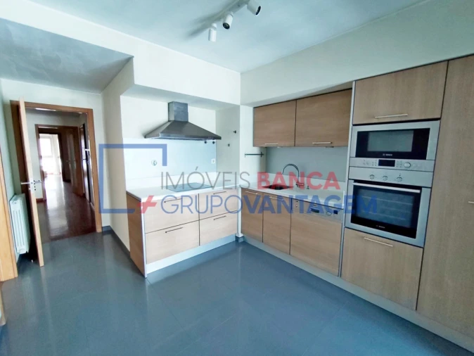 Apartamento T3 para Venda em Ramalde Foto 2
