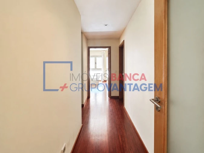 Apartamento T3 para Venda em Ramalde Foto 6